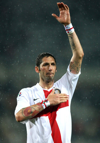 锁定斗鱼看 2025 电竞世界杯：豪华解说+互动福利 开启盛夏观赛狂欢