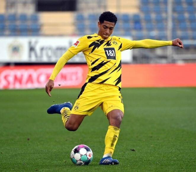 全新大逃杀玩法上线 《蜀门》手游五月大服“龙城飞将”开启